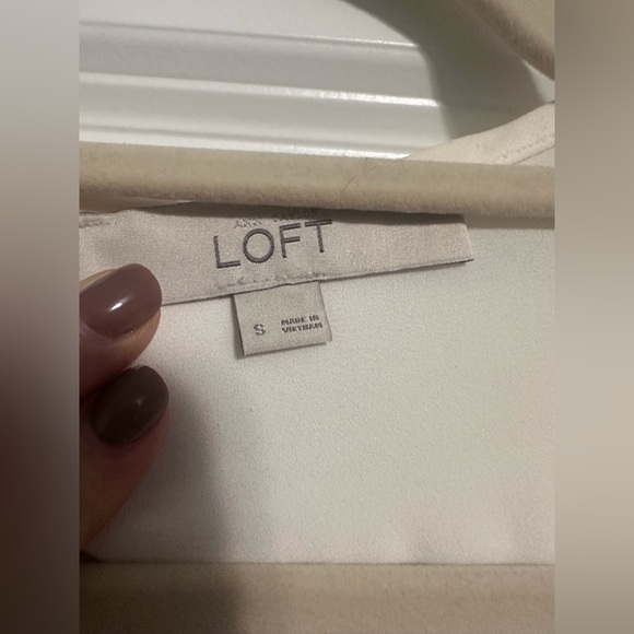 LOFT Cream Sleeveless Mixed Media Blouse - Picture 3 of 5